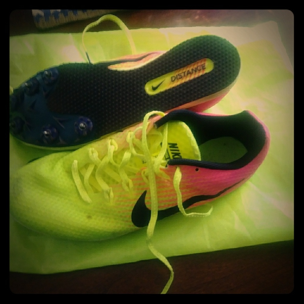 Spike track shoes